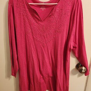 ATTRACTIVE HOT PINK 3/4" SLEEVE, V-NECK T-SHIRT